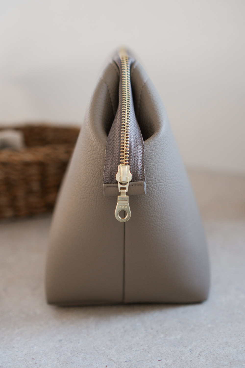 Hochwertige große Kosmetiktasche mit Innenfächern taupe