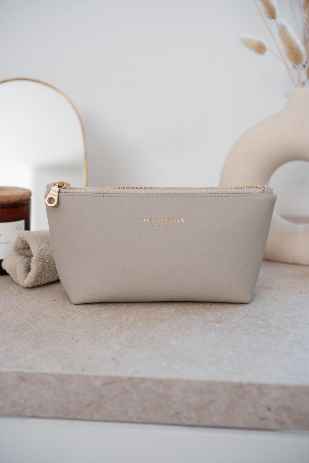 Kleine beige vegane Kosmetiktasche – personalisierbar mit Namen – Geschenkidee