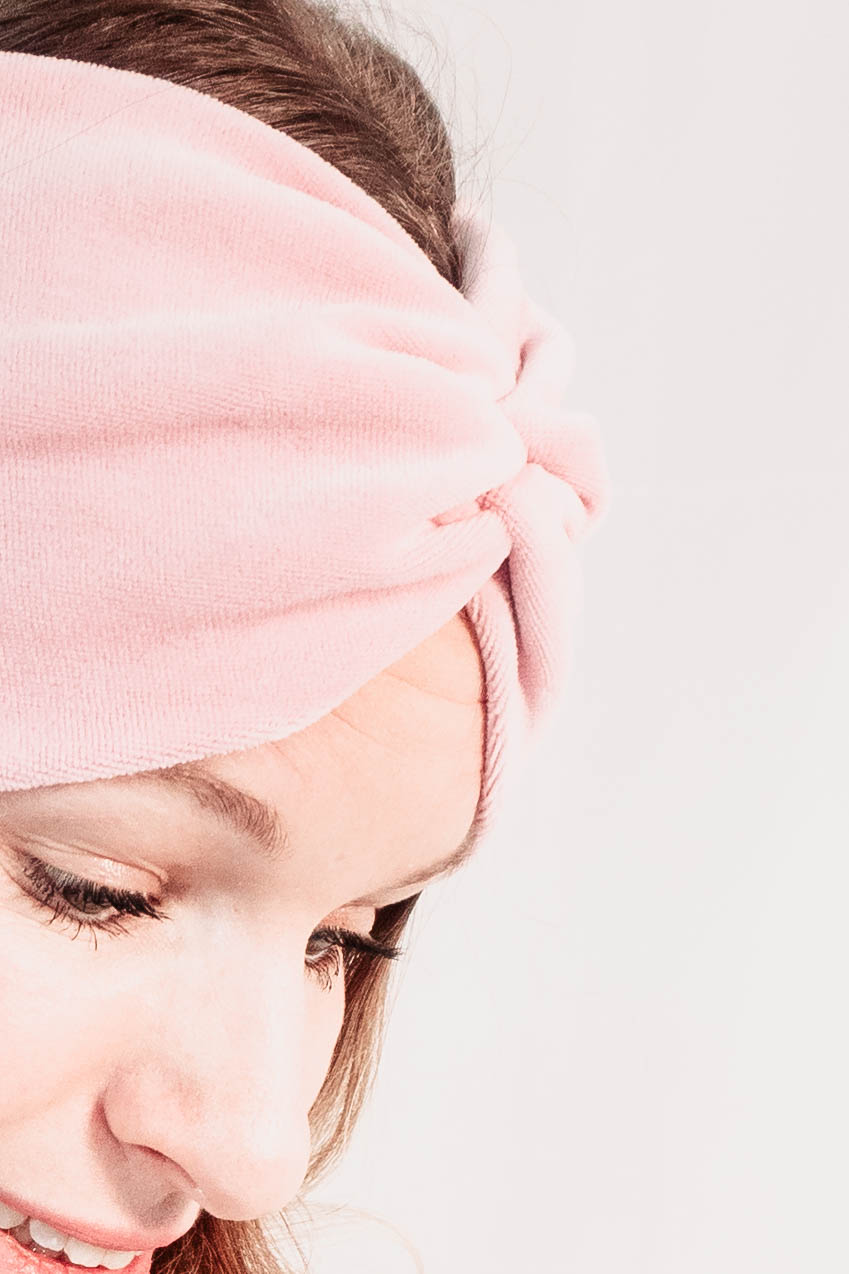 Nachhaltiges Stirnband RUFFLE LIGHT ROSE Biobaumwolle handgefertigt in Deutschland Nicky Rosa 7