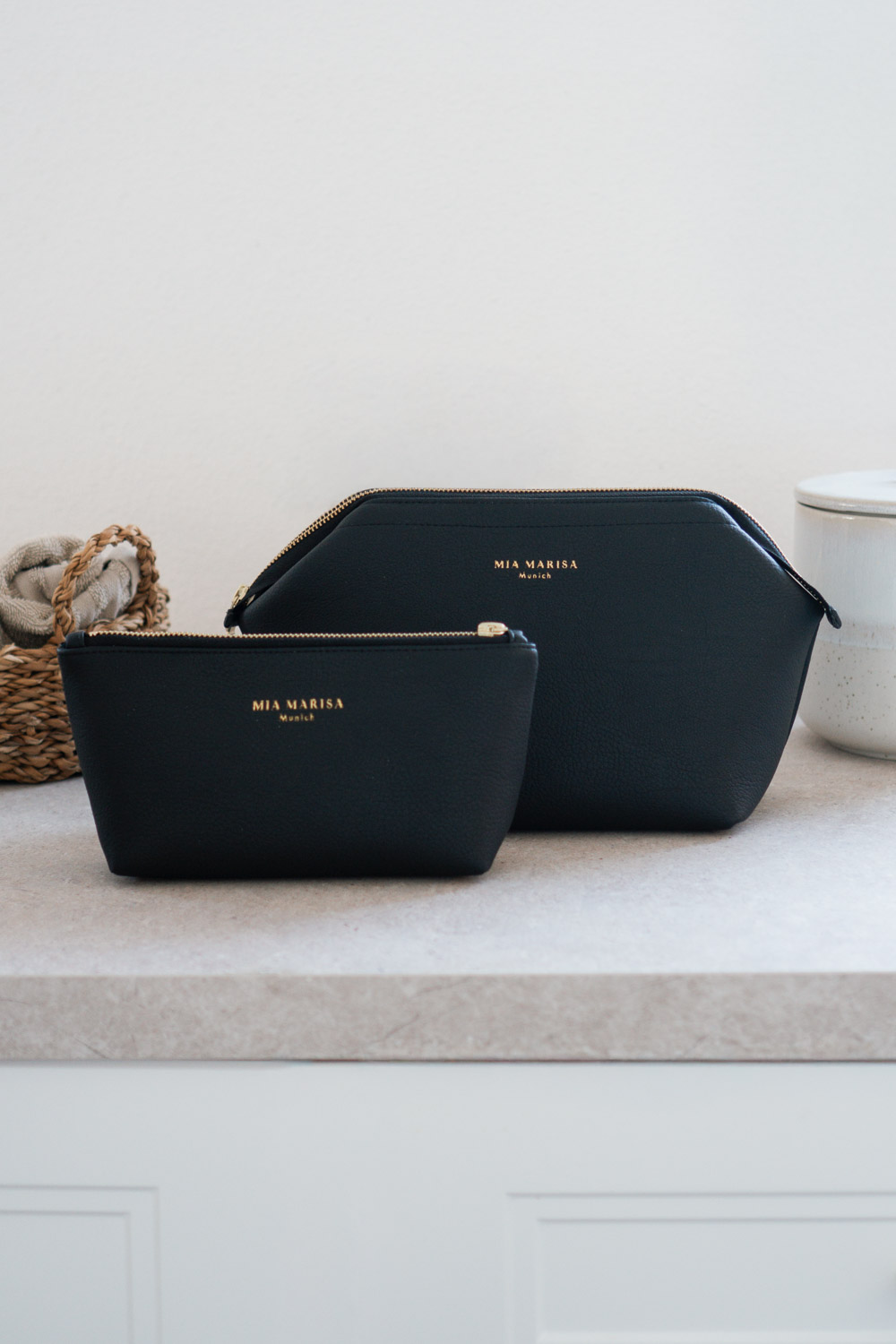 Vegane Kosmetiktasche schwarz – ideales Geschenk